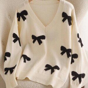 Plus Size Women V-Neck Long Sleeve Sweater With Bow Design
